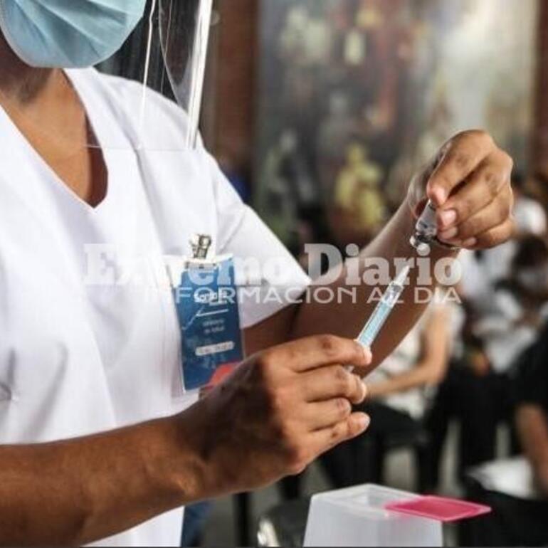 Imagen de Comienza la aplicación de la quinta dosis contra el coronavirus en toda la provincia