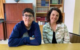 Bautista, junto a Romina, la profesora que lo acompa&ntilde;&oacute;.