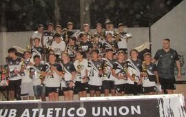 Imagen de Uni&oacute;n realiz&oacute; la fiesta de fin de a&ntilde;o para las categor&iacute;as juveniles e infantiles