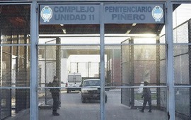 Imagen de Intent&oacute; ingresar un celular a la c&aacute;rcel de Pi&ntilde;ero y la detuvieron
