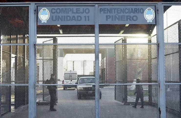 Imagen de Intent&oacute; ingresar un celular a la c&aacute;rcel de Pi&ntilde;ero y la detuvieron