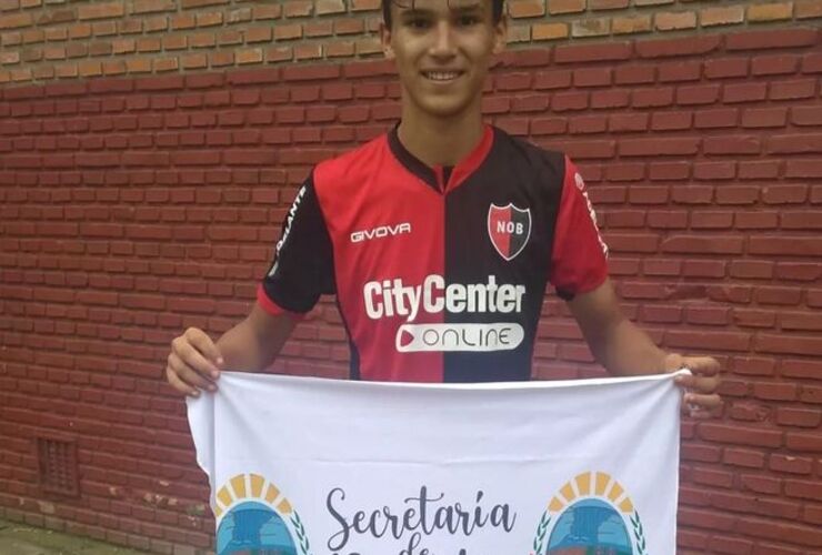 Imagen de Alejo Velacoz fue reconocido por su participación en el campeonato de AFA con la 8va división de Newells