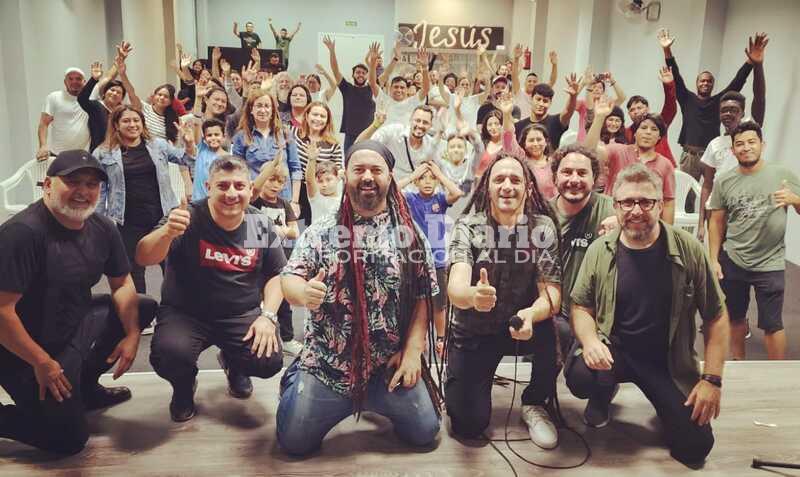 Imagen de Quinta gira: Las Sandalias realiz&oacute; diecis&eacute;is shows en Europa