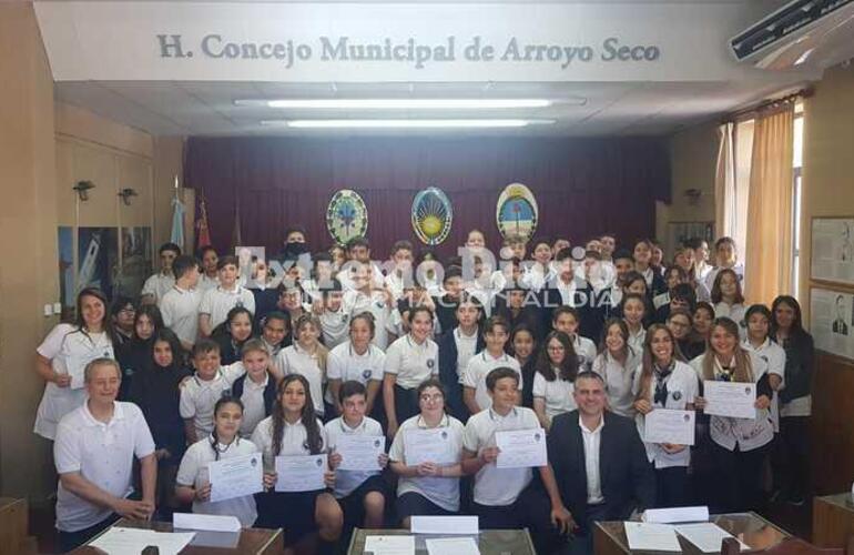 Imagen de Alumnos de 7&deg; grado de la escuela Santa Luc&iacute;a fueron concejales por un d&iacute;a