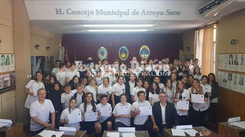 Imagen de Alumnos de 7&deg; grado de la escuela Santa Luc&iacute;a fueron concejales por un d&iacute;a