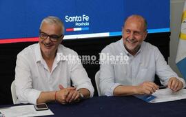 Imagen de Junto a Perotti se abrieron los sobres de la licitaci&oacute;n p&uacute;blica para el ensanchamiento de la Ruta N&deg;21