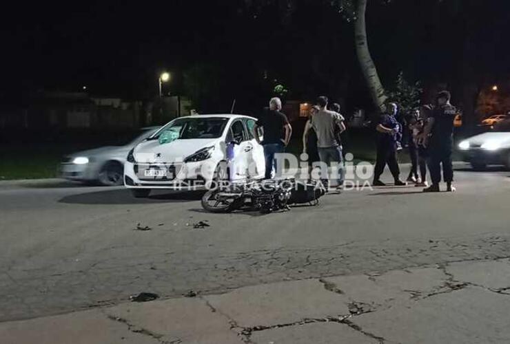 Imagen de Delivery result&oacute; herido tras choque