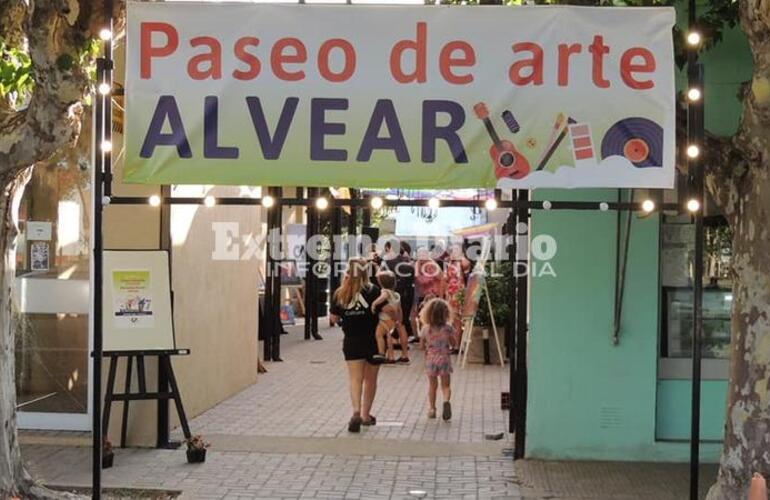 Imagen de Se inauguró el Paseo del Arte en Alvear