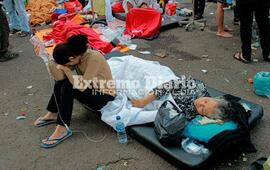 Imagen de Al menos 62 muertos y 700 personas heridas por un terremoto en Indonesia