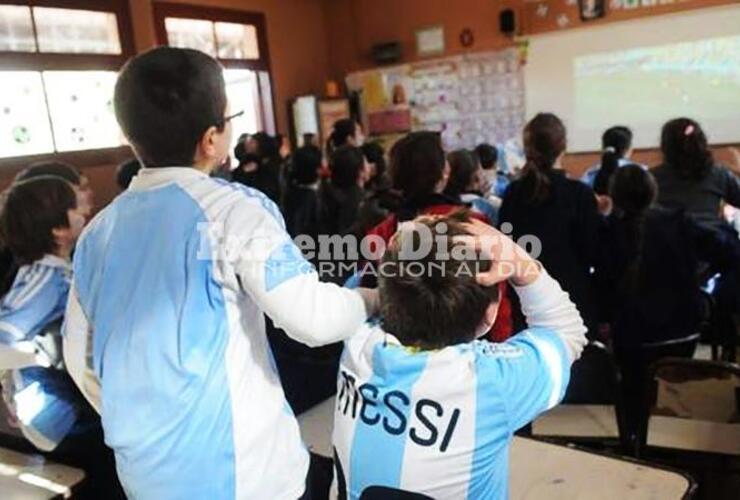 Imagen de Perczyk, sobre ver los partidos en las escuelas: "Es un día ganado, no un día perdido"