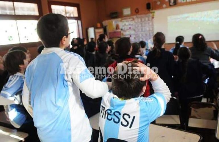 Imagen de Perczyk, sobre ver los partidos en las escuelas: "Es un día ganado, no un día perdido"