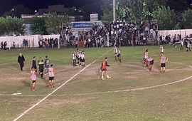 Imagen de Uni&oacute;n cay&oacute; 5 a 2 contra Riberas por la semifinal de ida