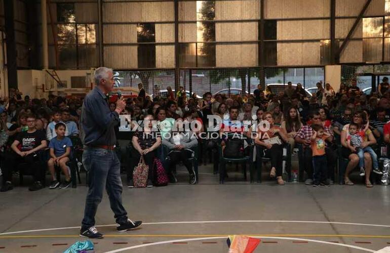 Imagen de Muestra de fin de año de los talleres de danza, folclore, tango y actividad física adaptada