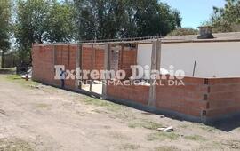 Imagen de Central Argentino construye un nuevo quincho en su camping