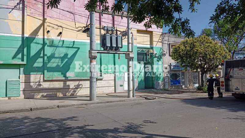 Imagen de Principio de incendio en el supermercado Arco Iris