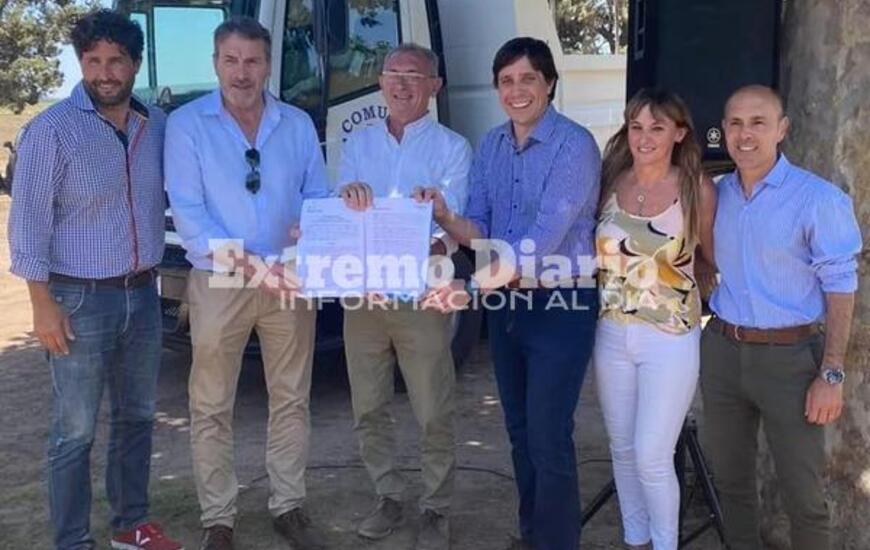 Imagen de Firma de Convenio del Programa Caminos de la Ruralidad