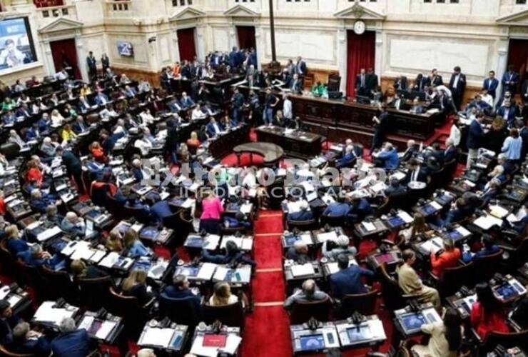 Imagen de Senadores y diputados ya no tendr&aacute;n sus sueldos congelados y cobrar&aacute;n aumento del 30%