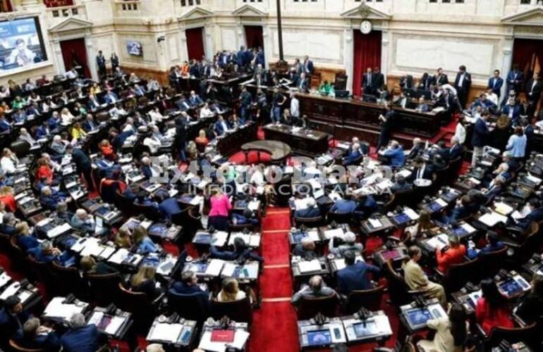 Imagen de Senadores y diputados ya no tendr&aacute;n sus sueldos congelados y cobrar&aacute;n aumento del 30%