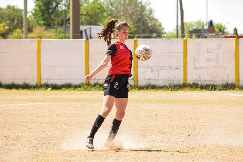 Imagen de Sof&iacute;a Sierra form&oacute; parte de la Sub 16 de Newell�s que se coron&oacute; campeona