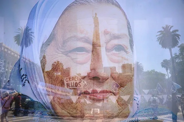 Hebe Bonafini naci&oacute; en la ciudad de Ensenada el 4 de diciembre de 1928 y en 1942 se cas&oacute; Humberto Bonafini, con quien tuvo tres hijos: Jorge Omar, Ra&uacute;l Alfredo y Mar&iacute;a Alejandra.