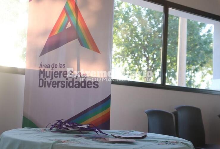 Imagen de Conversatorio: Género y violencia contra las mujeres en conmemoración por el 25N