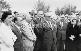 Imagen de Historia: Visita del gobernador Dr. Carlos Sylvestre Begnis en 1960