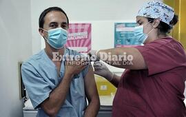 Imagen de Coronavirus en Argentina: los casos se duplicaron en dos semanas y piden reforzar vacunaci&oacute;n
