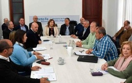 Imagen de El gobierno reanuda esta semana las negociaciones paritarias con docentes y estatales
