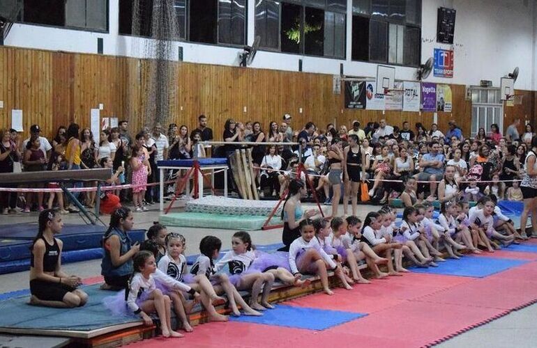 Imagen de Unión realizó la Gala de fin de año de Gimnasia Artística