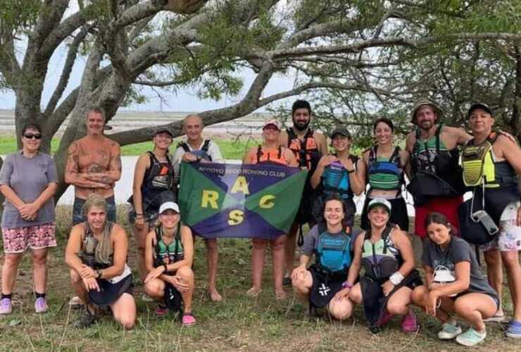 Imagen de Kayakistas del Rowing Club, realizaron la travesía Arroyo Seco-Rosario.