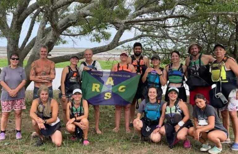 Imagen de Kayakistas del Rowing Club, realizaron la travesía Arroyo Seco-Rosario.