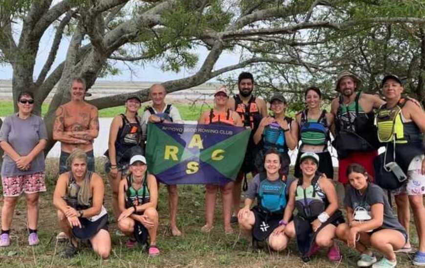 Imagen de Kayakistas del Rowing Club, realizaron la traves&iacute;a Arroyo Seco-Rosario.