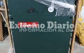 Imagen de Llegaron las nuevas calderas para la pileta del Complejo �Los Tiburones�