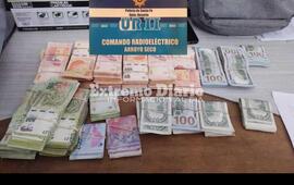 Imagen de La polic&iacute;a de Arroyo Seco incaut&oacute; 44 mil d&oacute;lares y m&aacute;s de un mill&oacute;n de pesos