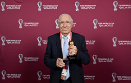 Imagen de El periodista argentino Enrique Macaya M&aacute;rquez, fue distinguido por la FIFA, por su r&eacute;cord de cobertura period&iacute;stica en 17 Mundiales.