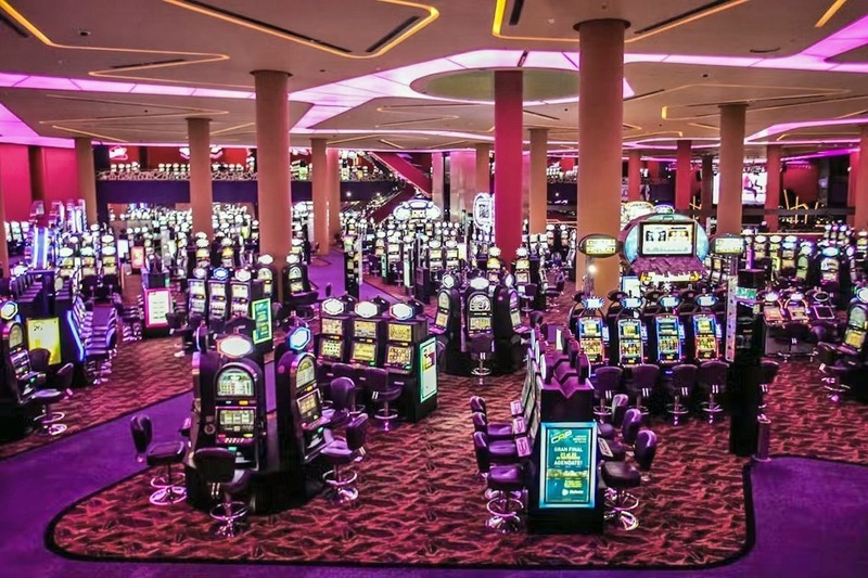 Imagen de Rob&oacute; pesos, euros y d&oacute;lares en una casa de Las Parejas y se los patin&oacute; en el casino de Rosario