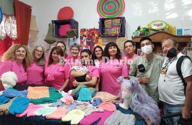 Imagen de Solidaridad sin fin: Las Reinas Tejedoras lanzaron una campaña para sumar socios