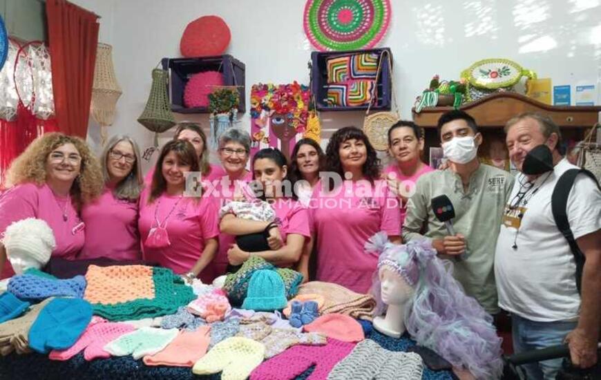 Imagen de Solidaridad sin fin: Las Reinas Tejedoras lanzaron una campa&ntilde;a para sumar socios