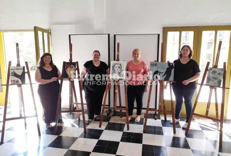 Imagen de 25N: La muestra artística  se exhibe en la escuela secundaria N° 3007.