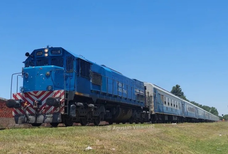 Imagen de El tren exprés a Buenos Aires debutó con una hora de atraso