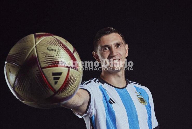 Imagen de La FIFA present&oacute; la nueva pelota para los &uacute;ltimos cuatro partidos del Mundial