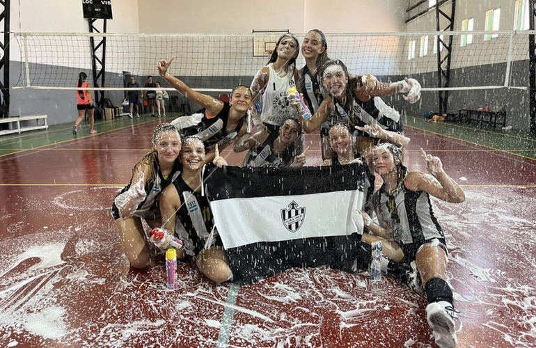 Imagen de La Sub-14 A de Unión salieron Campeonas de la Copa de Plata.