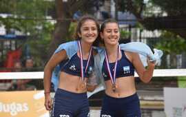Imagen de Sol Chiummiento, de C.A.U., fue Medalla de Bronce en Beach V&oacute;ley en el Sudamericano de Paraguay.