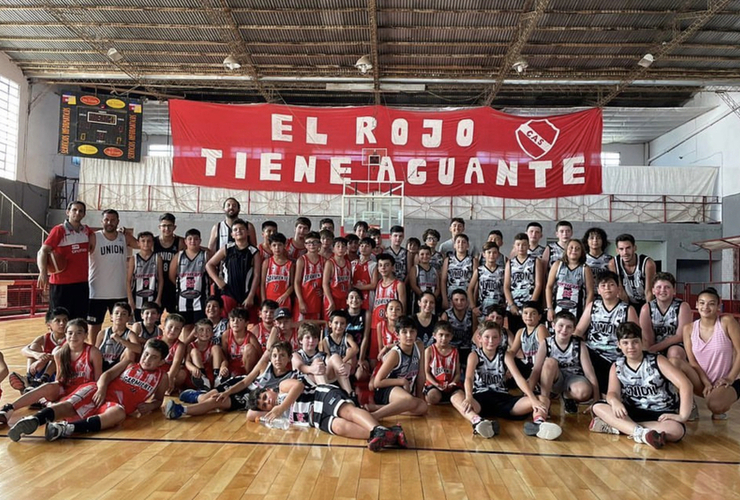 Imagen de El Mini Básquet de Unión participó de un Encuentro con Sarmiento de E.R.