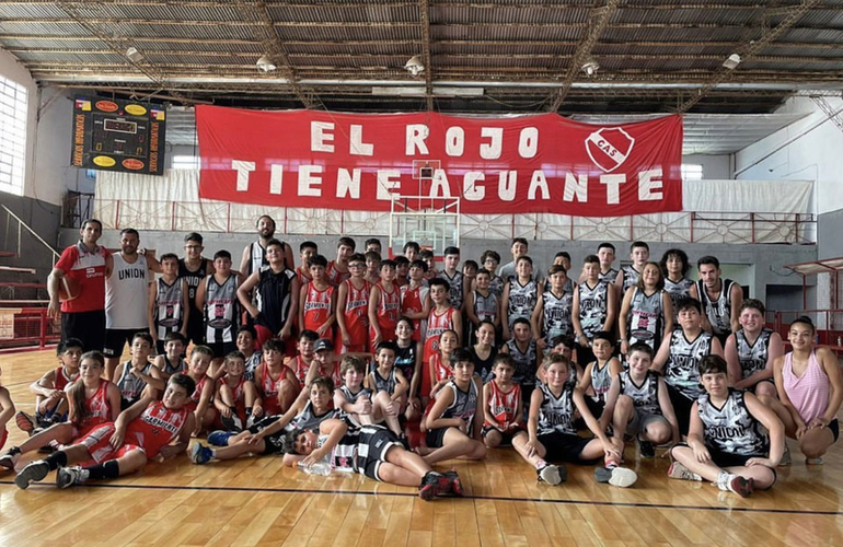 Imagen de El Mini Básquet de Unión participó de un Encuentro con Sarmiento de E.R.