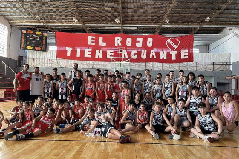 Imagen de El Mini B&aacute;squet de Uni&oacute;n particip&oacute; de un Encuentro con Sarmiento de E.R.