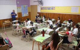 Imagen de Referentes del Museo Municipal visitaron la escuela N&deg;247