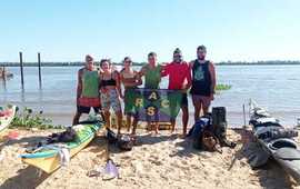 Imagen de Kayakistas del Rowing Club, hicieron la traves&iacute;a Arroyo Seco-Campana.