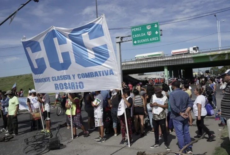 La Corriente Clasista y Combativa (CCC) lleva a cabo este viernes 16 de diciembre una nueva protesta en distintos puntos del Gran Rosario. Foto: Archivo La Capital