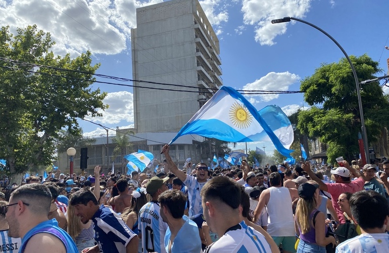 Imagen de Arroyo se vistió de celeste y blanco